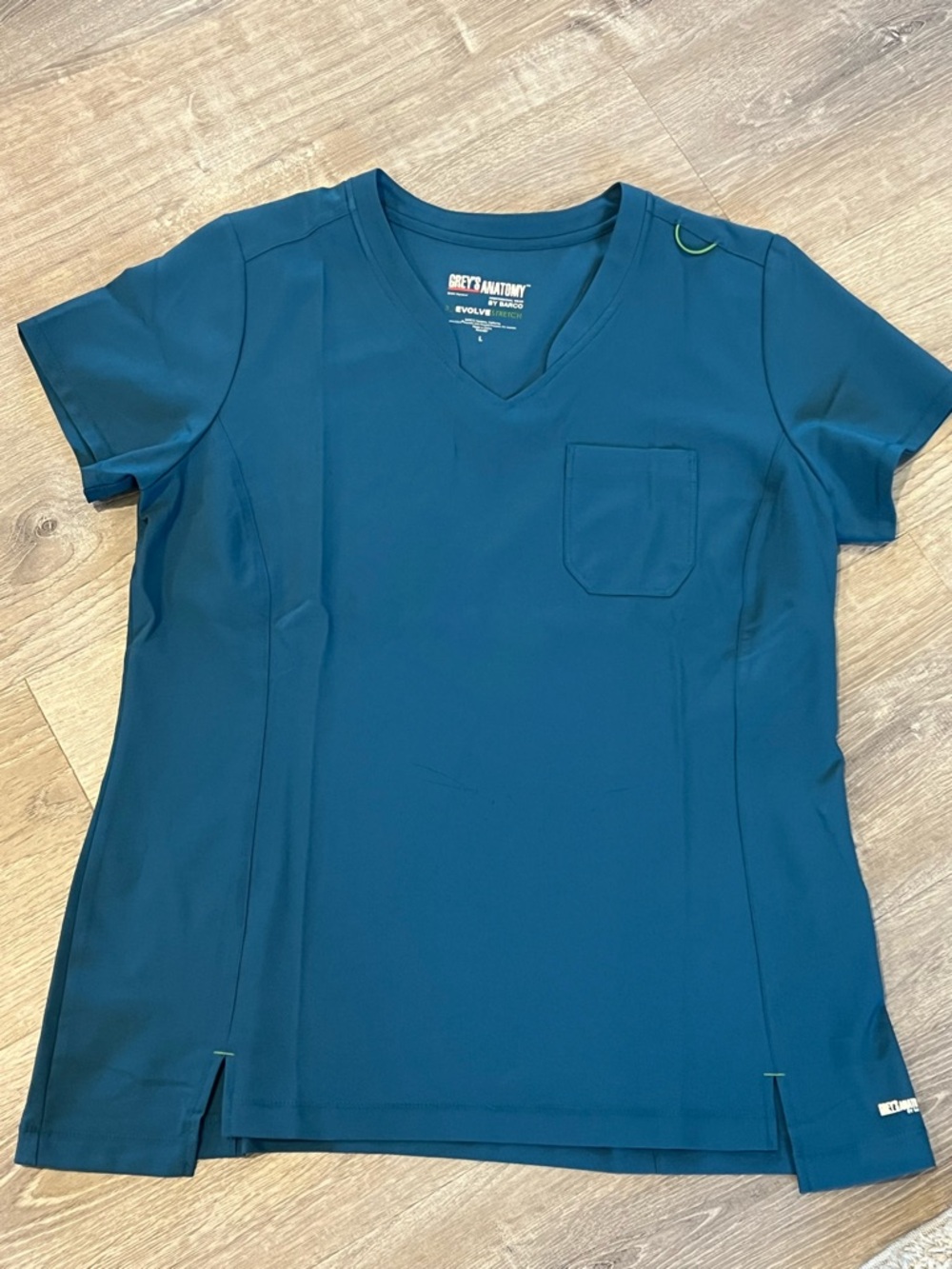 Grey's Anatomy Scrubs Set - Picture 2 of 8